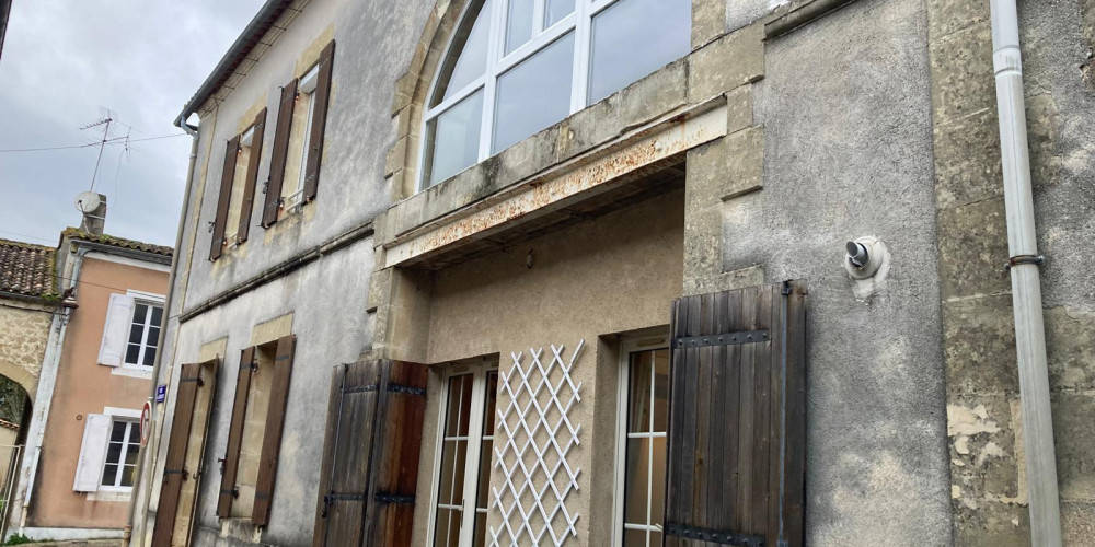 maison à SAUVETERRE DE GUYENNE (33540)